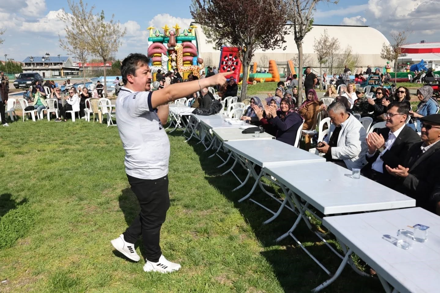Kütahya’da Romanlar Günü coşkusu Kent Park’ta yaşandı
