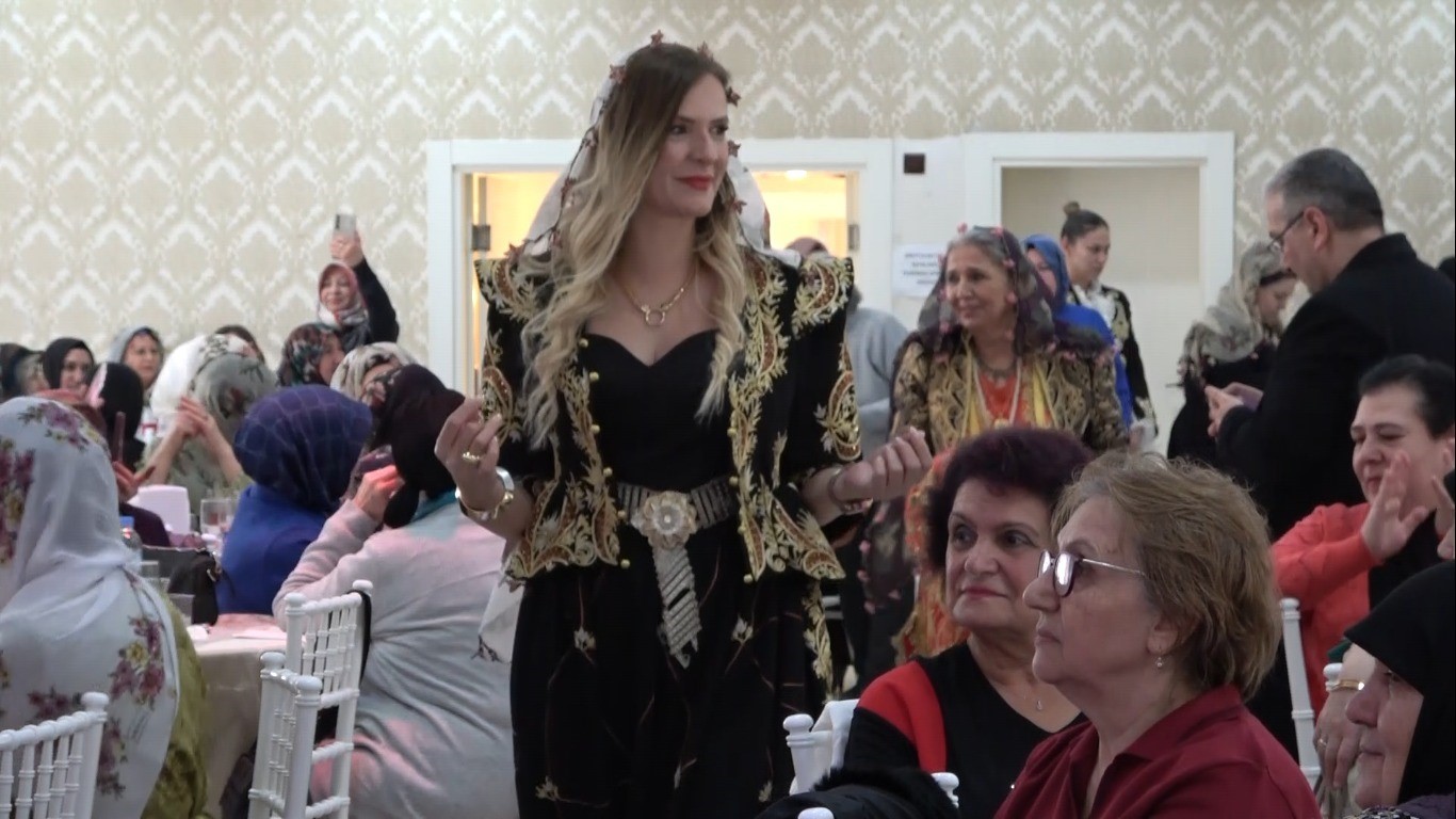 Kütahya’da "Şalvarını Al Gel" etkinliğiyle geleneksel giyim kültürü yeniden canlandı
