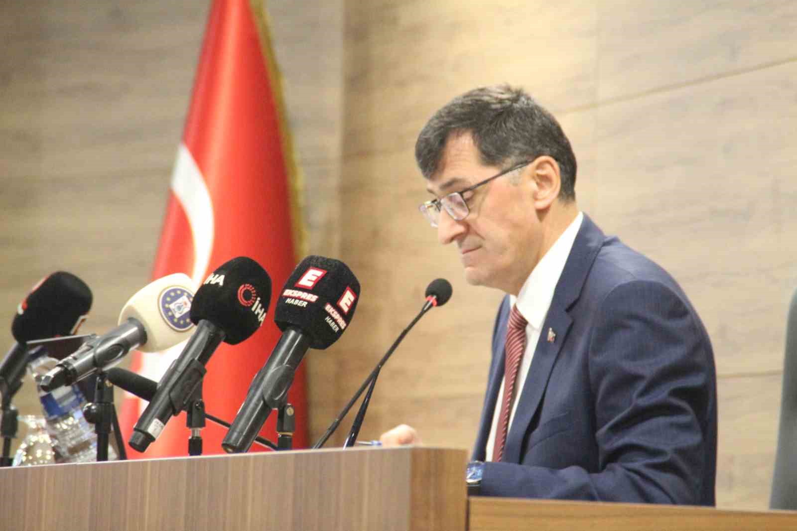 Kütahya’da şehir içi toplu taşıma ücretlerine zam
Kütahya’da şehir içi toplu taşıma ücretlerine zam