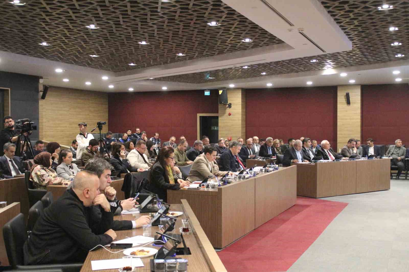 Kütahya’da şehir içi toplu taşıma ücretlerine zam
Kütahya’da şehir içi toplu taşıma ücretlerine zam