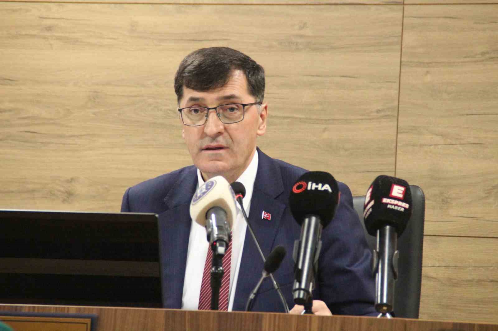 Kütahya’da şehir içi toplu taşıma ücretlerine zam
Kütahya’da şehir içi toplu taşıma ücretlerine zam