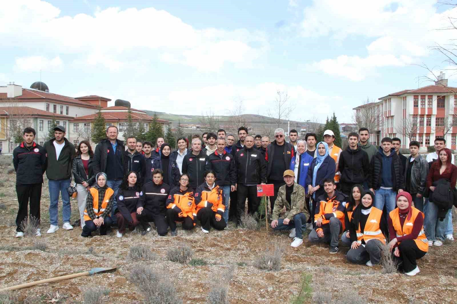 Kütahya’da şehit itfaiye eri anısına fidan dikildi
