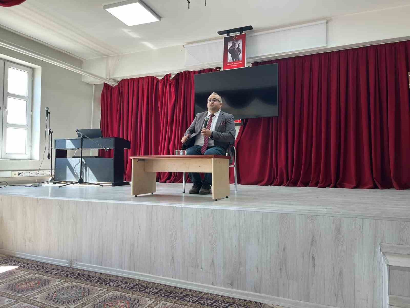 Kütahya’da "Sürdürülebilir Toplumlar" temalı bilim söyleşisi
