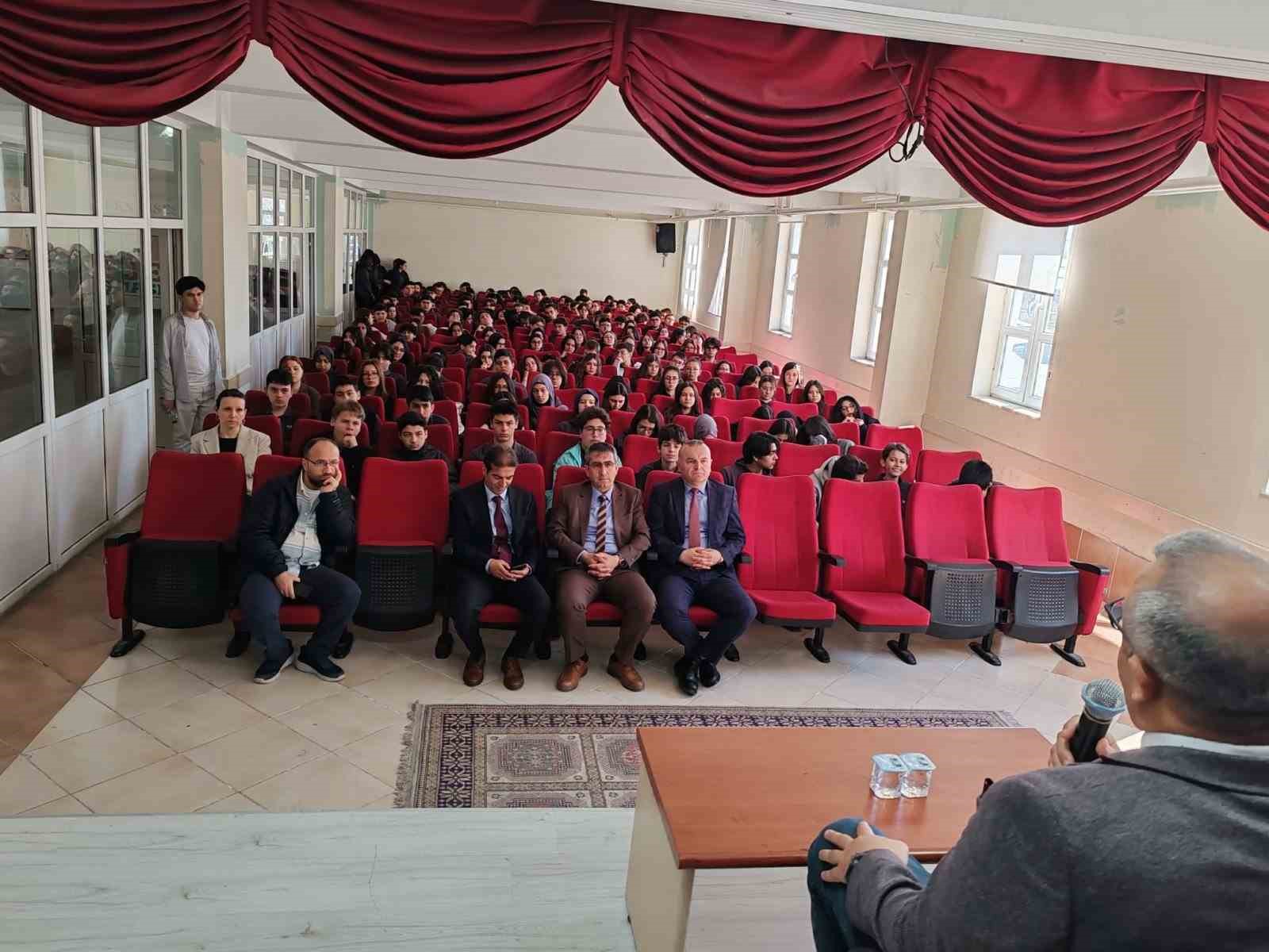 Kütahya’da "Sürdürülebilir Toplumlar" temalı bilim söyleşisi
