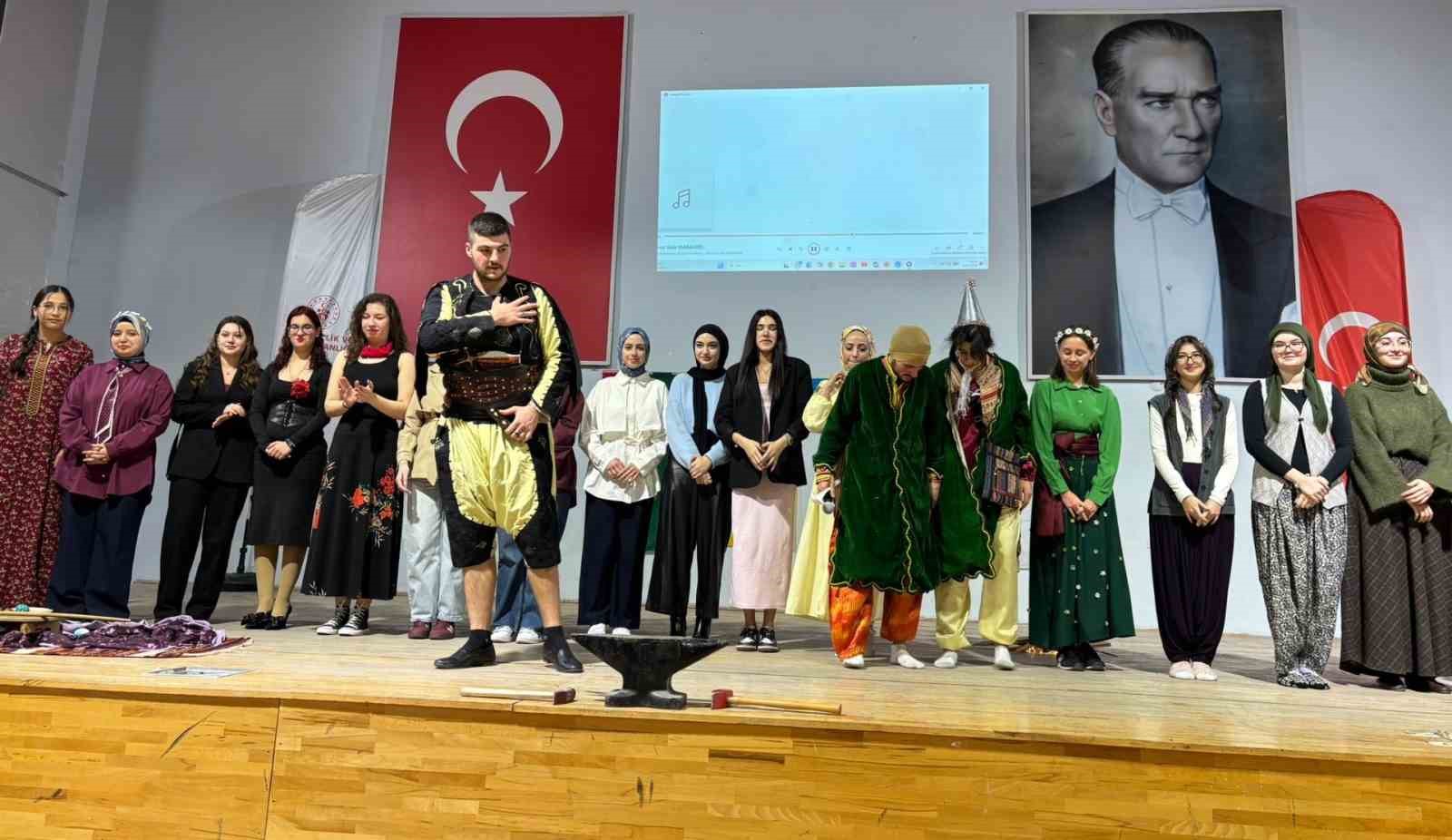 Kütahya’da "Türk Dünyasının Ortak Değerleri" sahnelendi
