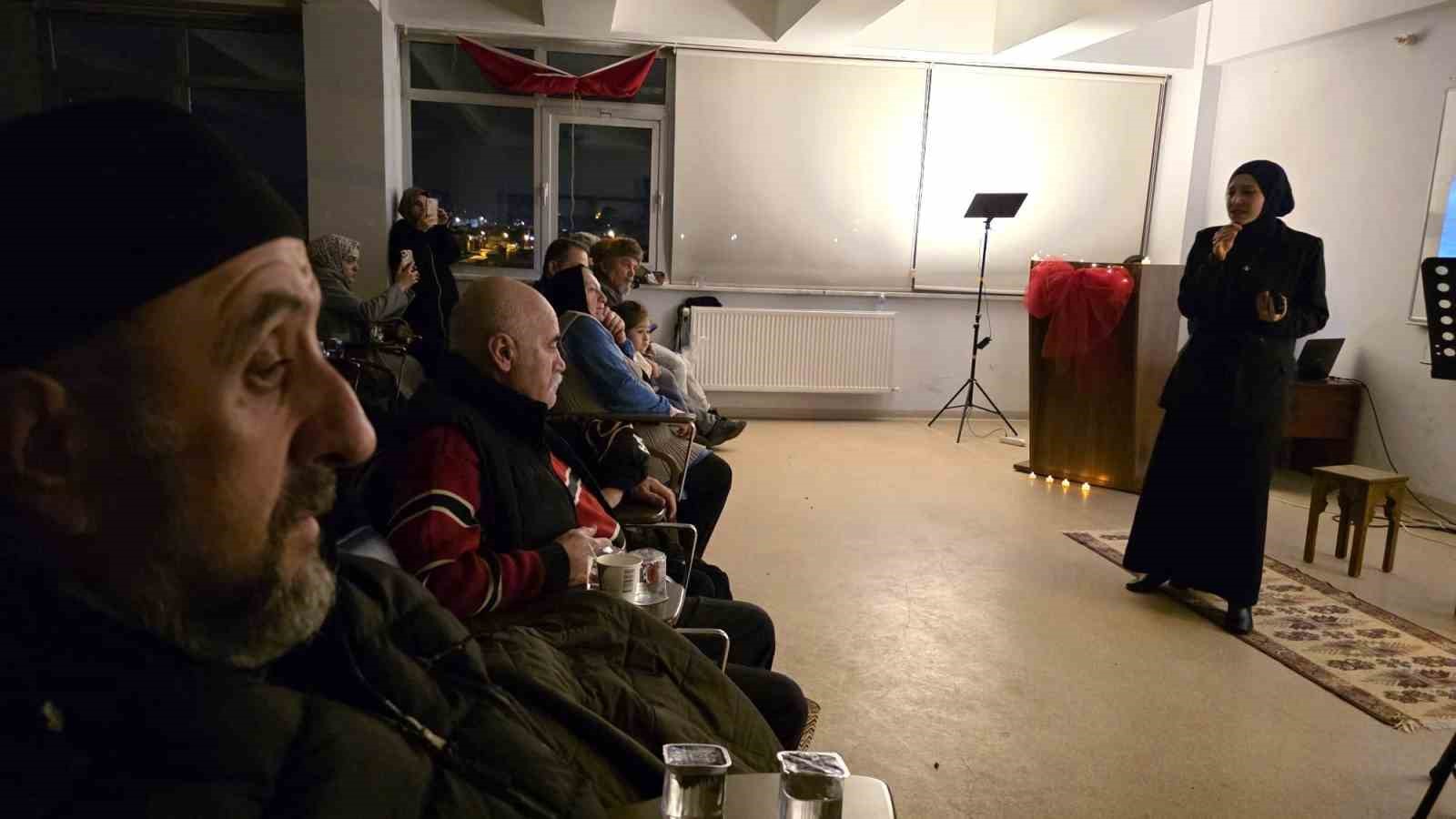 Kütahya’da "Türk Gencinin Kalp Atışı" Şiir Gecesi düzenlendi
