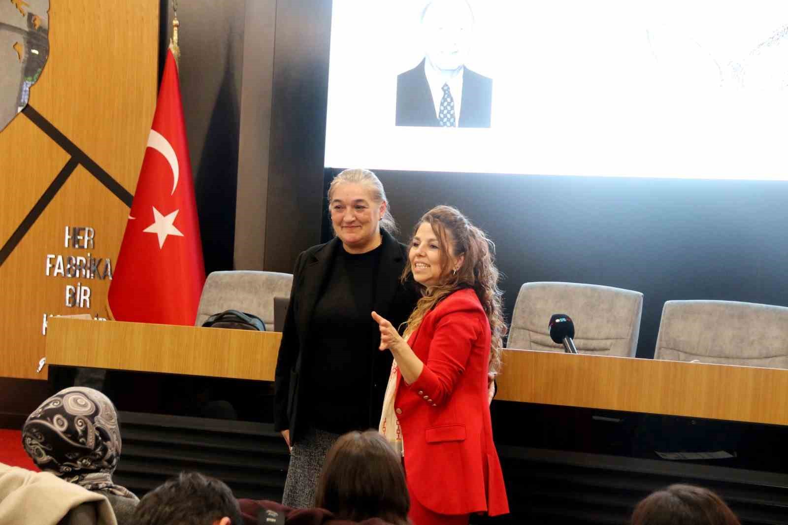 Kütahya’da üniversitesi-sanayi iş birliği model oluyor
Kütahya’da üniversitesi-sanayi iş birliği model oluyor