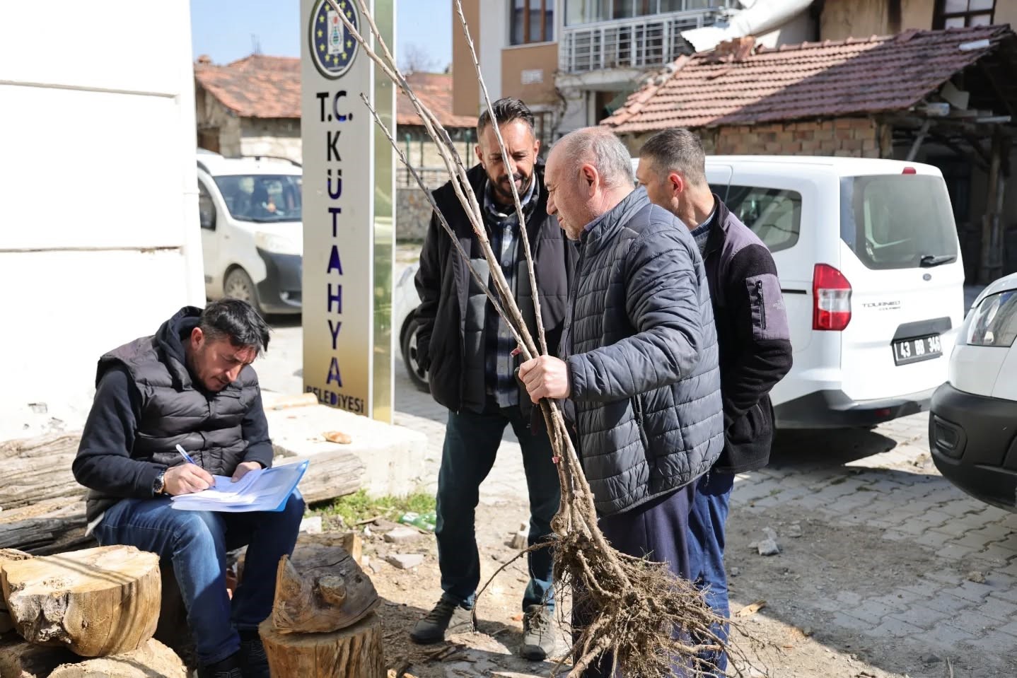 Kütahya’da yerel kiraz türleri yeniden toprakla buluşuyor
