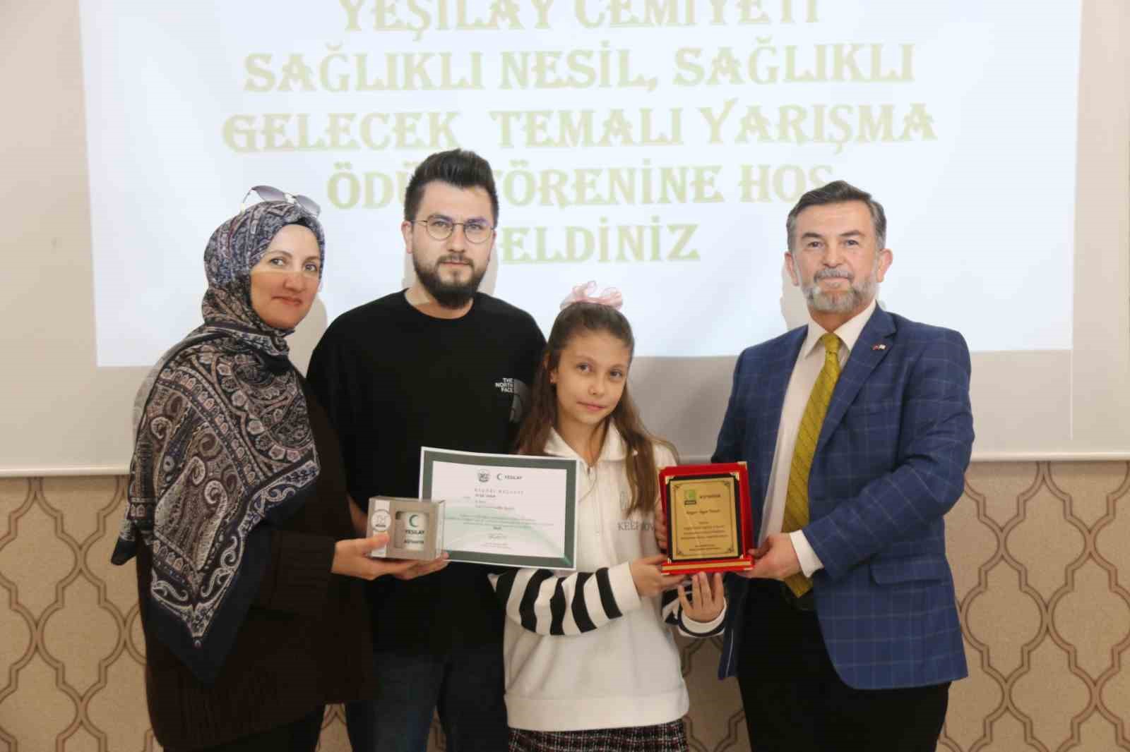 Kütahya’da yetenek yarışmasında dereceye giren öğrenciler ödüllendirildi
