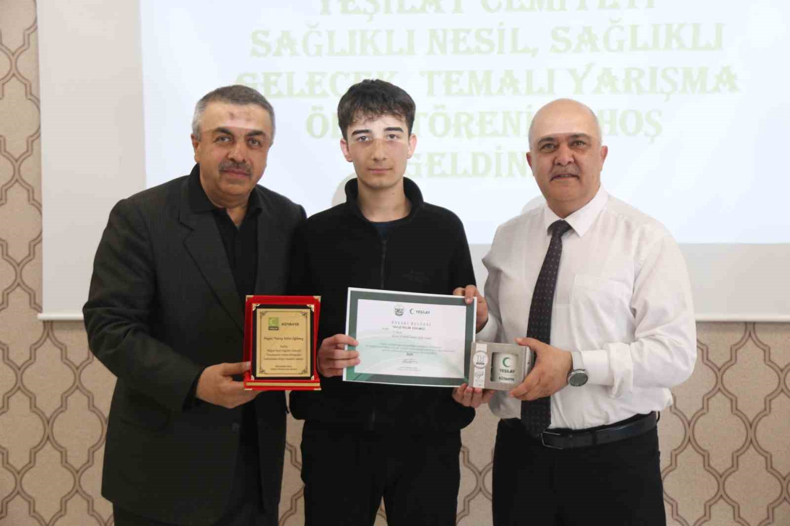 Kütahya’da yetenek yarışmasında dereceye giren öğrenciler ödüllendirildi
