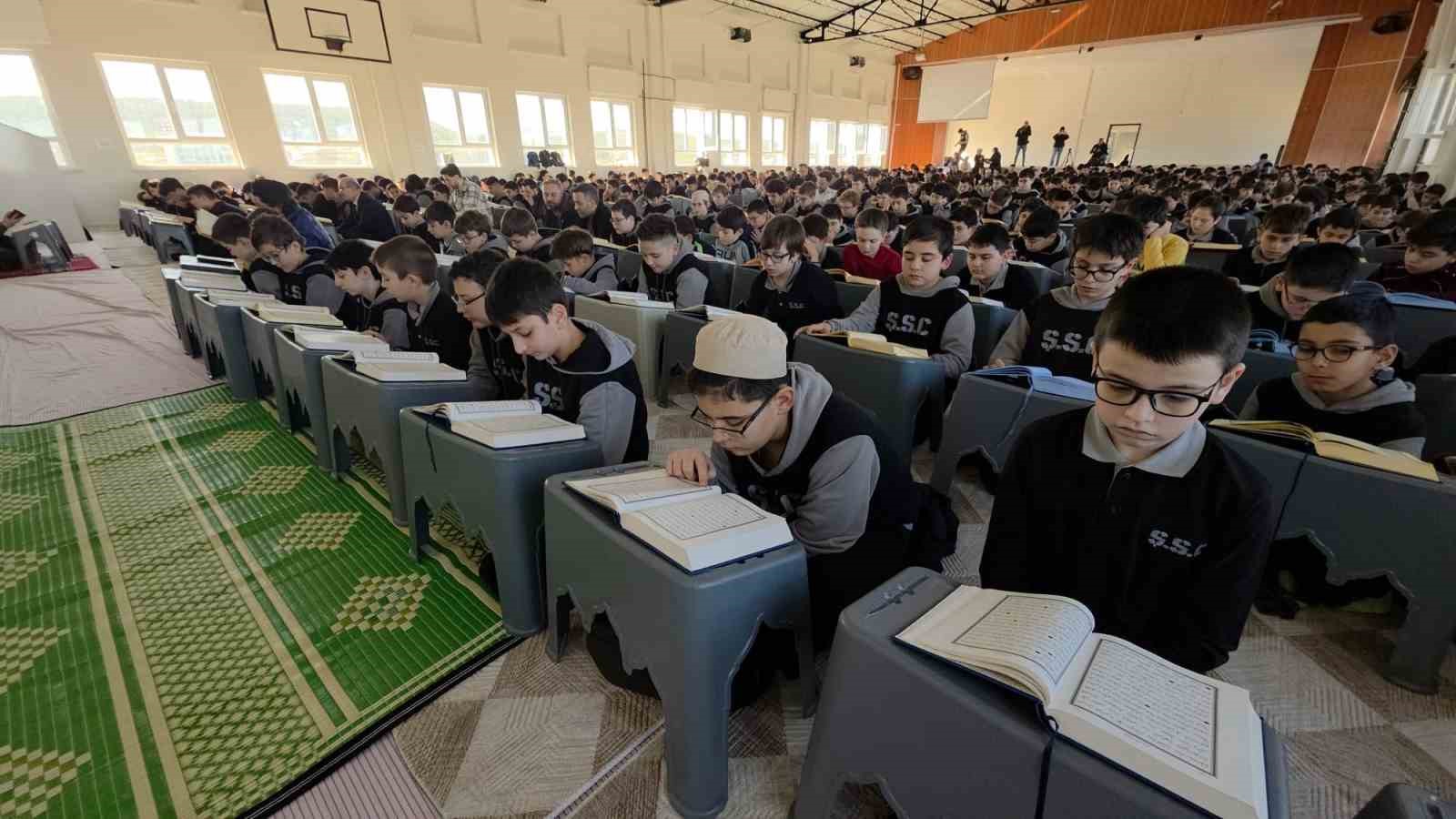 Kütahya’da yüzlerce öğrenciden aynı anda mukabele
