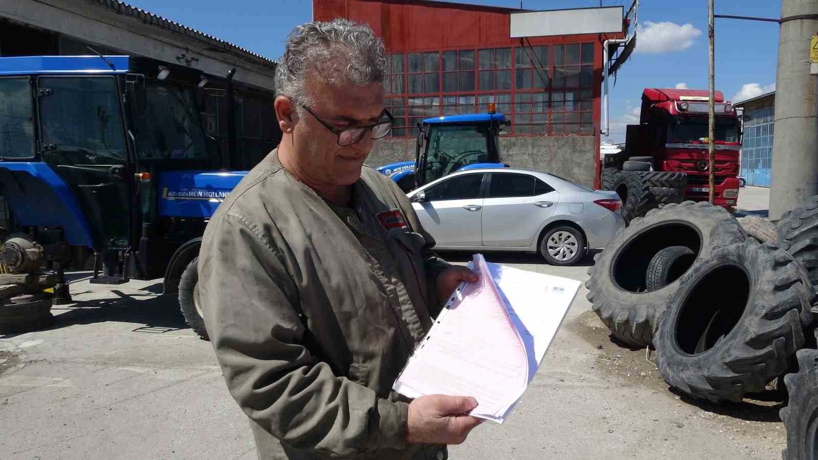 Kütahya’da zabıta ile esnaf arasında tartışma
Kütahya’da zabıta ile esnaf arasında tartışma