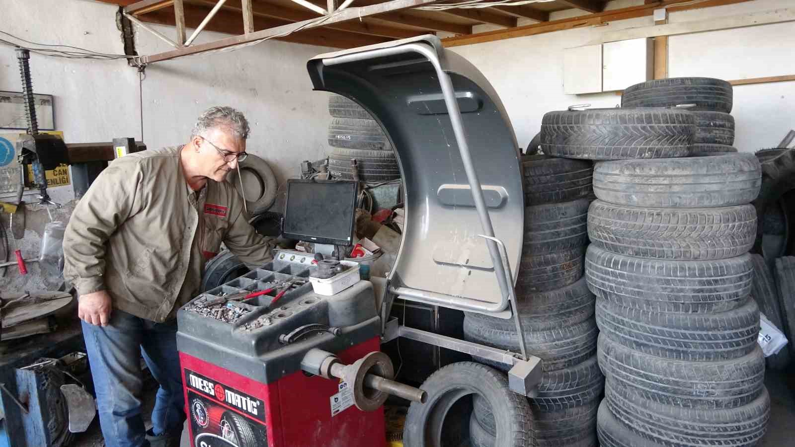 Kütahya’da zabıta ile esnaf arasında tartışma
Kütahya’da zabıta ile esnaf arasında tartışma