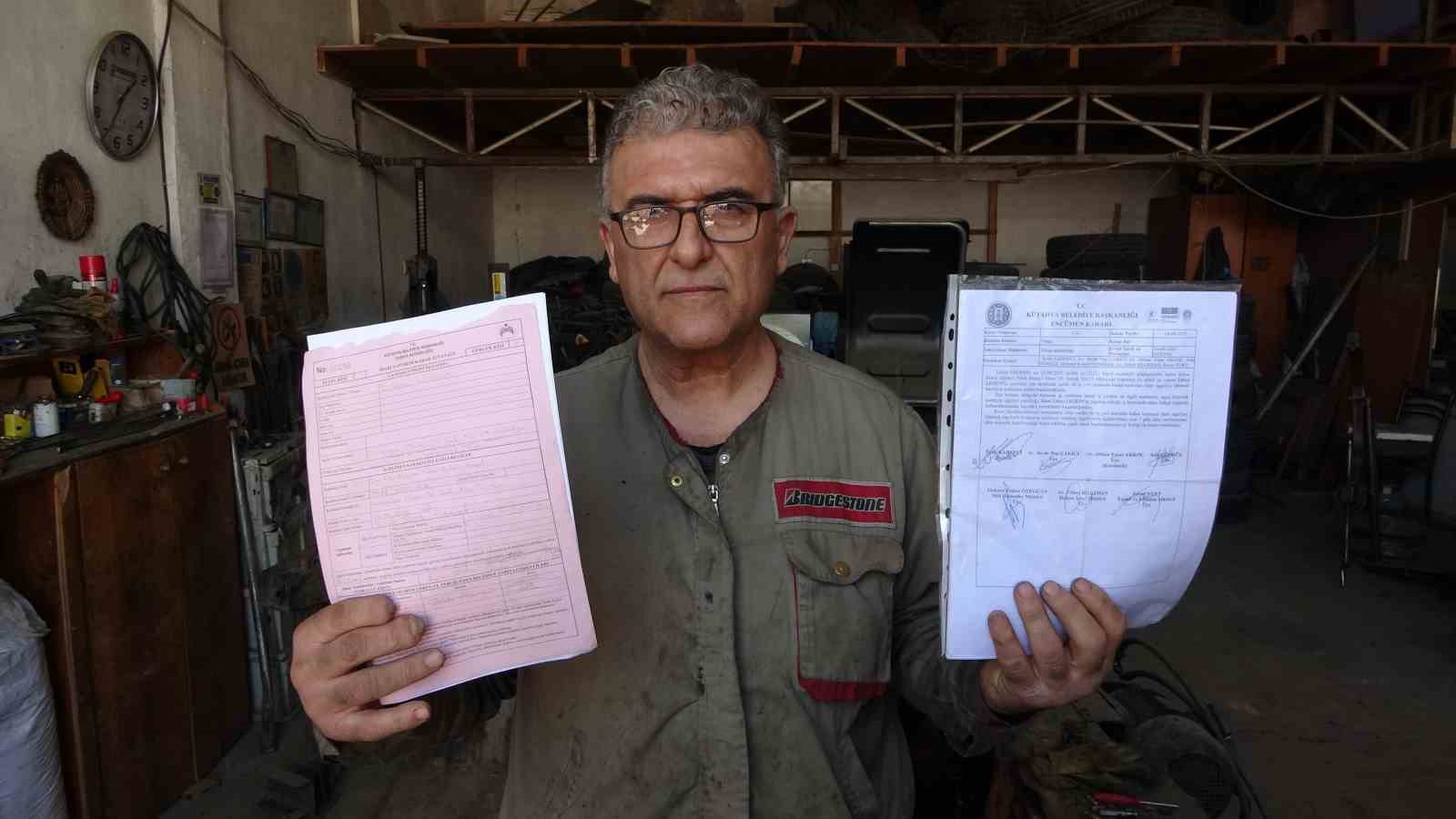 Kütahya’da zabıta ile esnaf arasında tartışma
Kütahya’da zabıta ile esnaf arasında tartışma