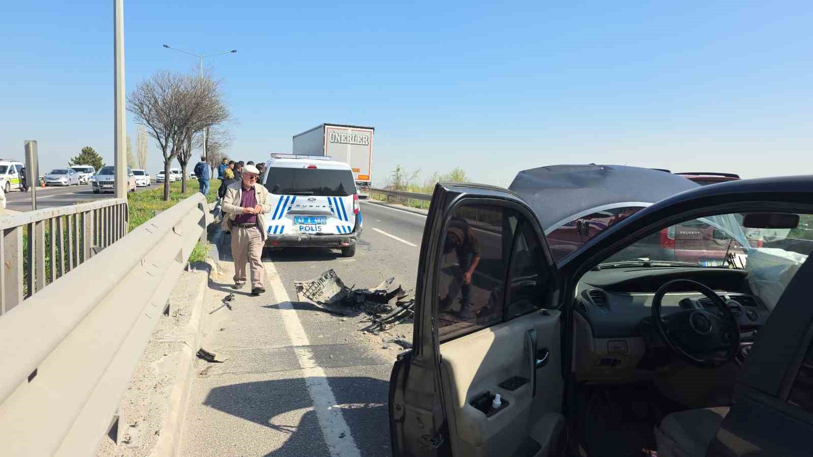 Kütahya’da zincirleme trafik kazası: 1 yaralı
