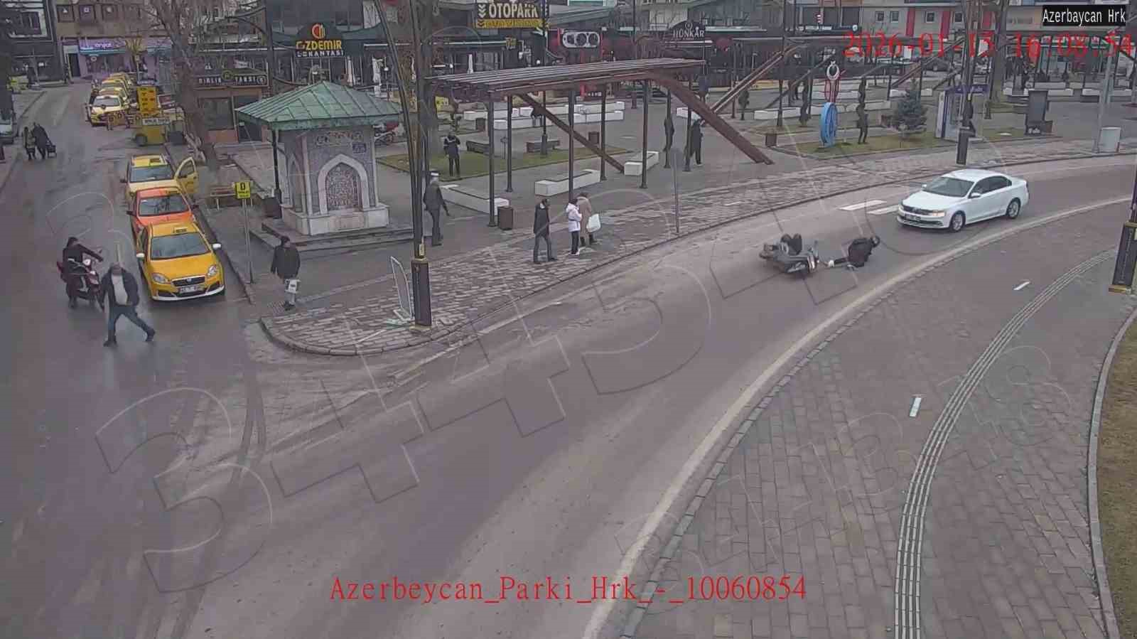 Kütahya’daki trafik kazaları kameralara yansıdı
