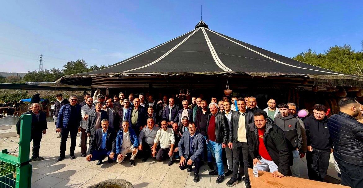 Kütahya’dan İzmir’e "Kadınlarımız Baş Tacımız" buluşması
Kütahya’dan İzmir’e "Kadınlarımız Baş Tacımız" buluşması