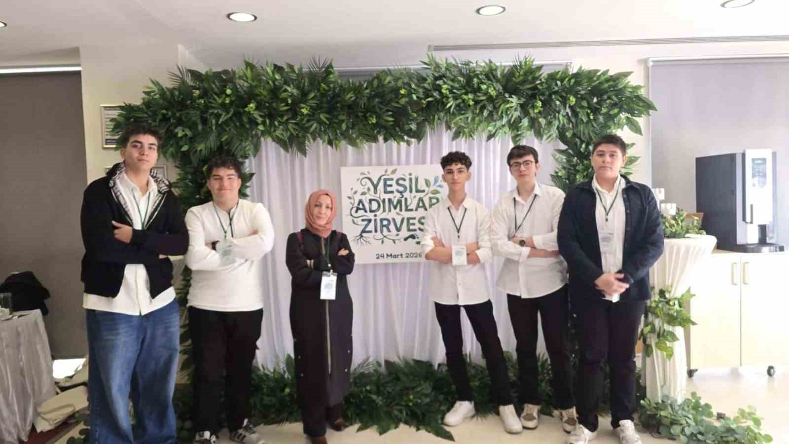 Kütahyalı öğrenciler "Yeşil Adımlar Zirvesi"nde göz doldurdu
