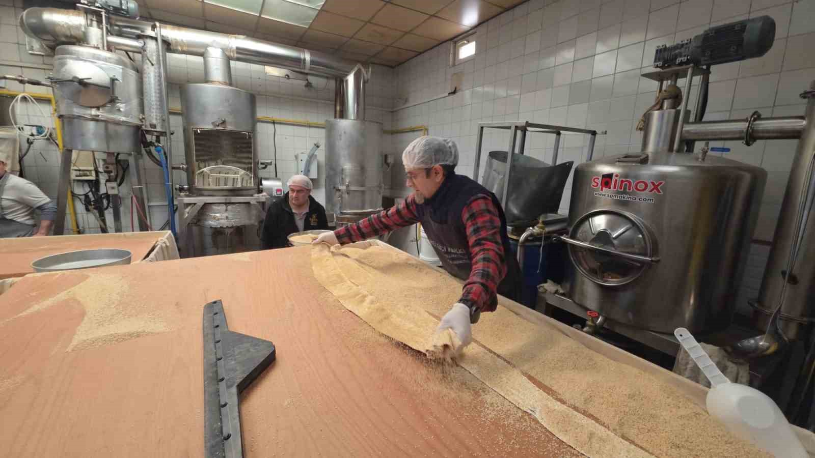 Kütahya’nın 128 yıllık Ramazan lezzeti: Paşa Helvası
Kütahya’nın 128 yıllık Ramazan lezzeti: Paşa Helvası