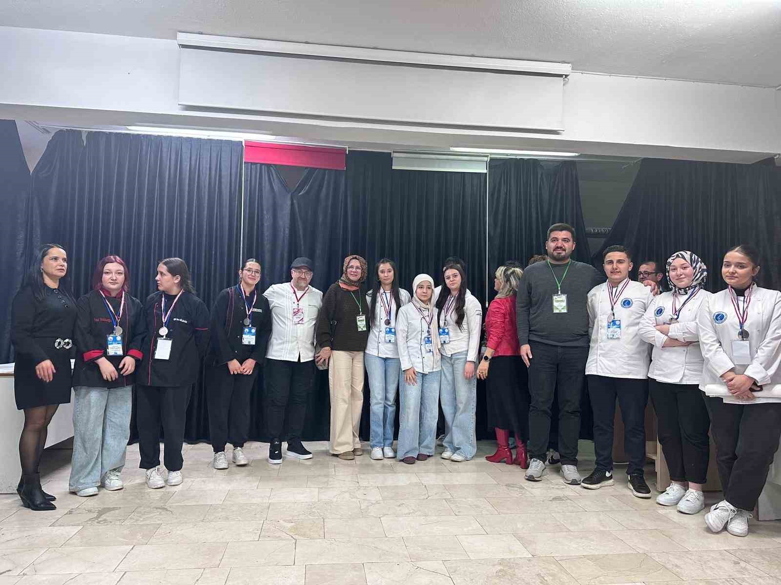 Kütahya’nın 4 meslek lisesi Uluslararası Gastronomi Yarışması’nda madalya kazandı
