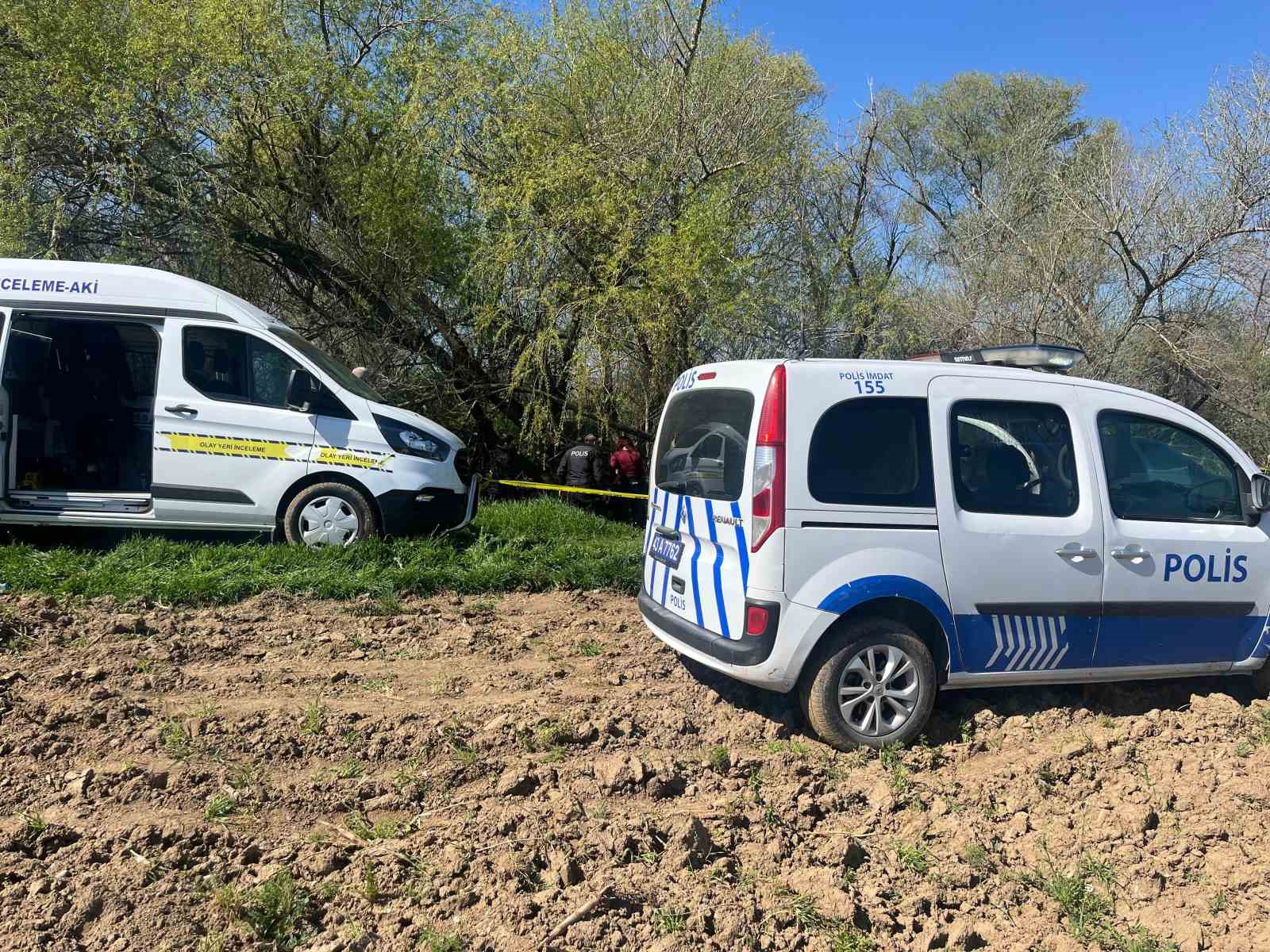 Kütahya’nın Adranos Çayı kenarında ceset bulundu
