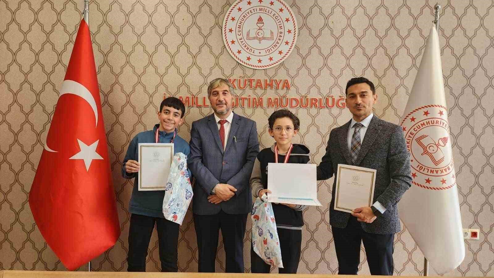 Kütahya’nın başarılı öğrenciler ödüllendirildi
