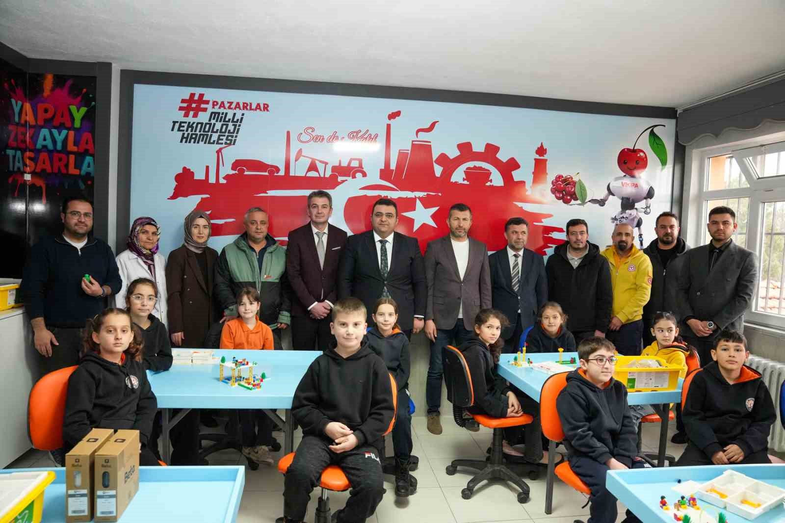 Kütahya’nın Pazarlar İlkokulu’nda Robotik Kodlama Sınıfı hizmete açıldı
