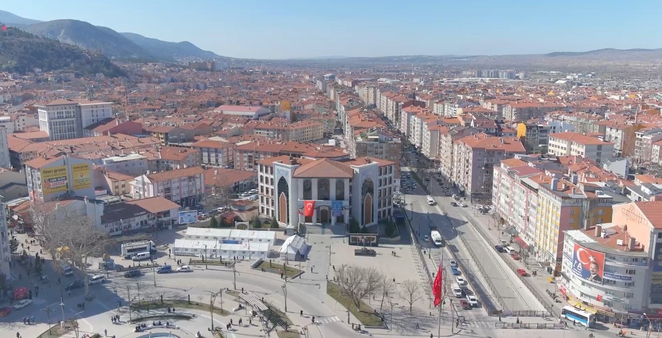 Kütahyaspor’un "43 bin bayrak" projesine ilk destek Vali Işın’dan
