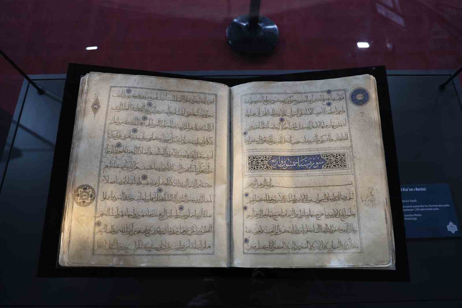 Kutsal emanetler Sivas’ta sergilendi, görmek isteyen vatandaşlar uzun kuyruk oluşturdu
