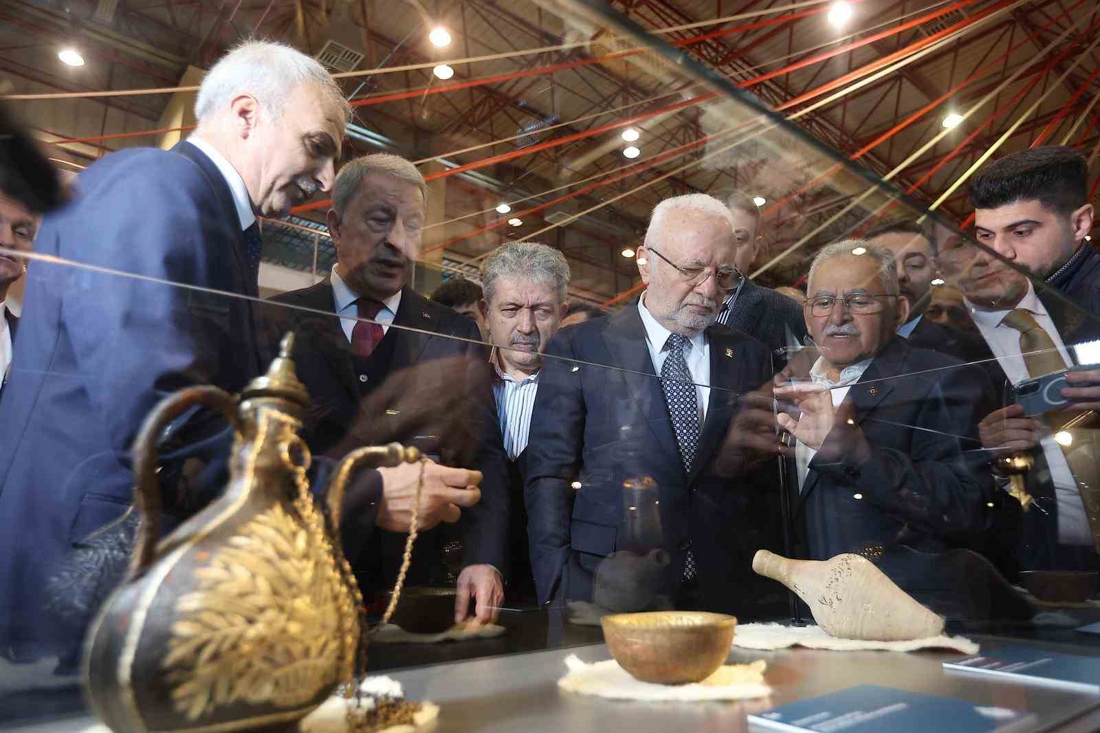 Kutsal Emanetler ve Vakıf Eserleri Sergisi açıldı
