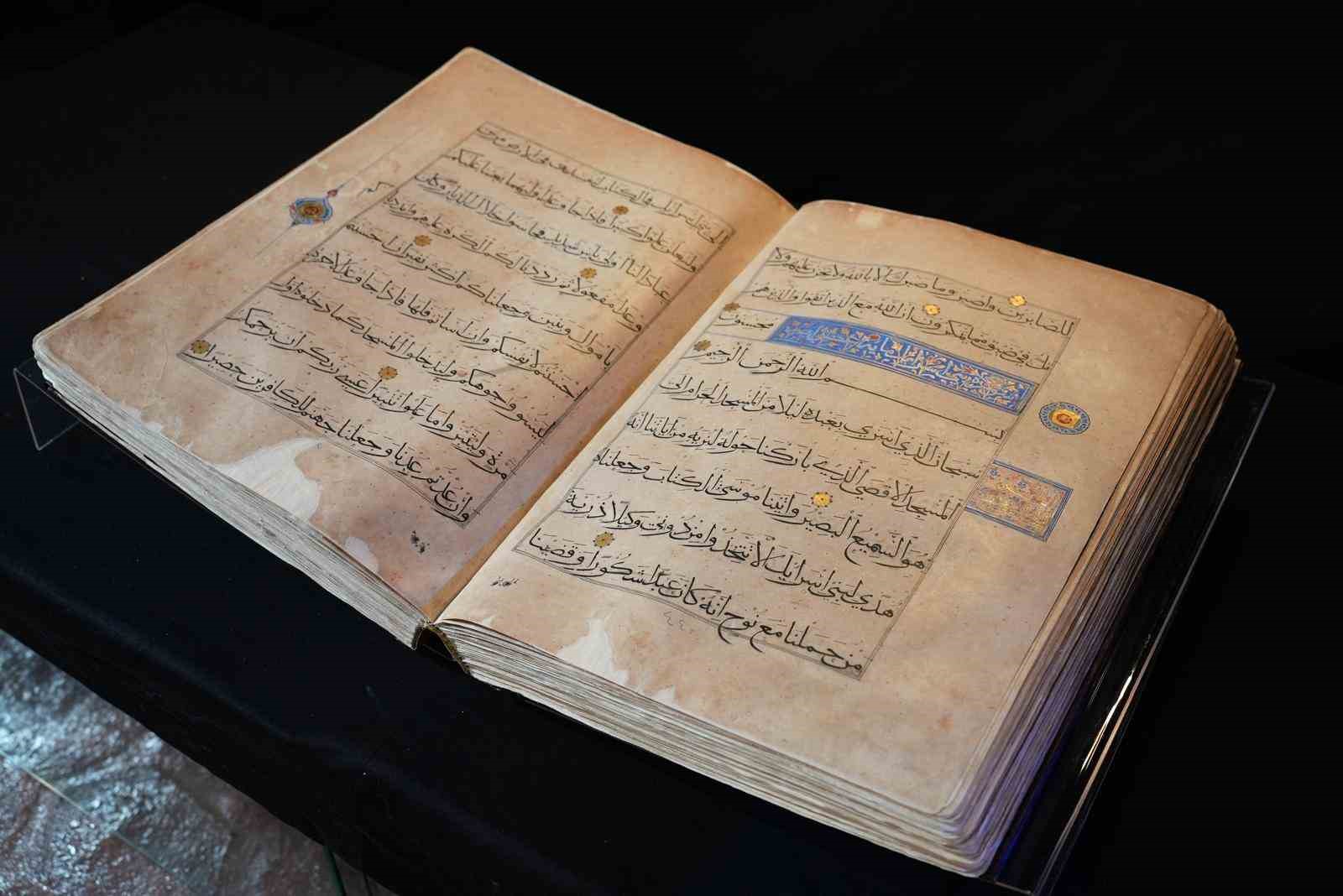 Kutsal emanetlere rekor ziyaret
