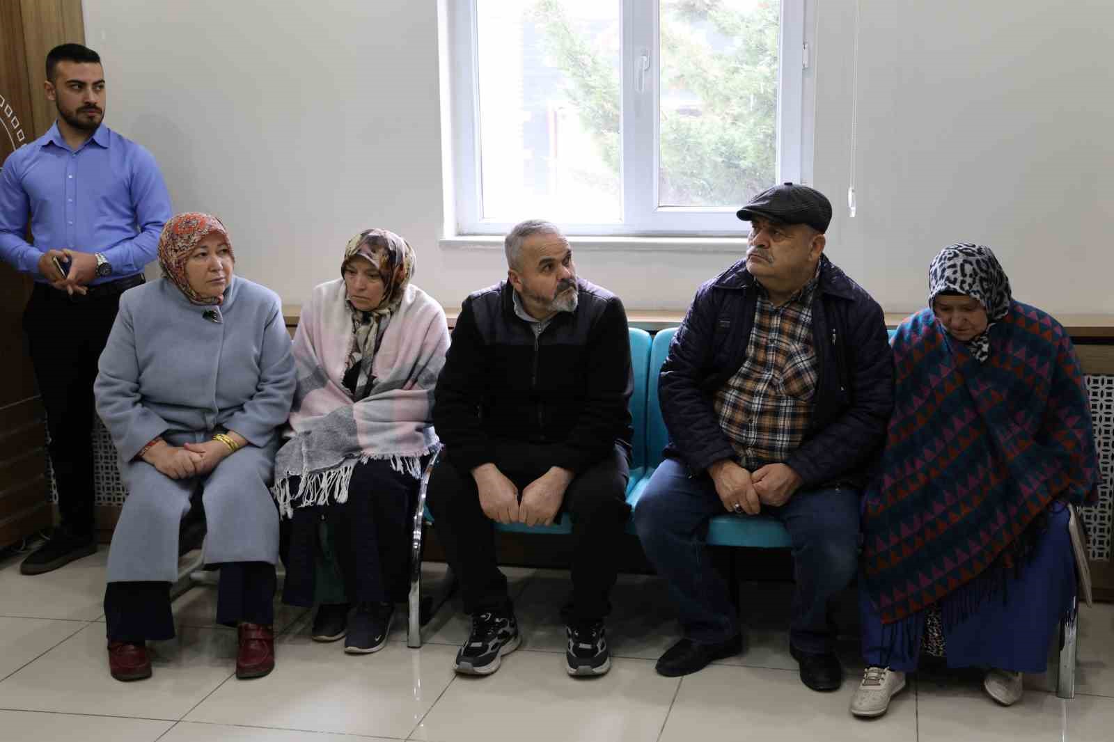 Kutsal topraklara gitmek istediler, umre vaadiyle çantacıya dolandırıldılar
Kutsal topraklara gitmek istediler, umre vaadiyle çantacıya dolandırıldılar