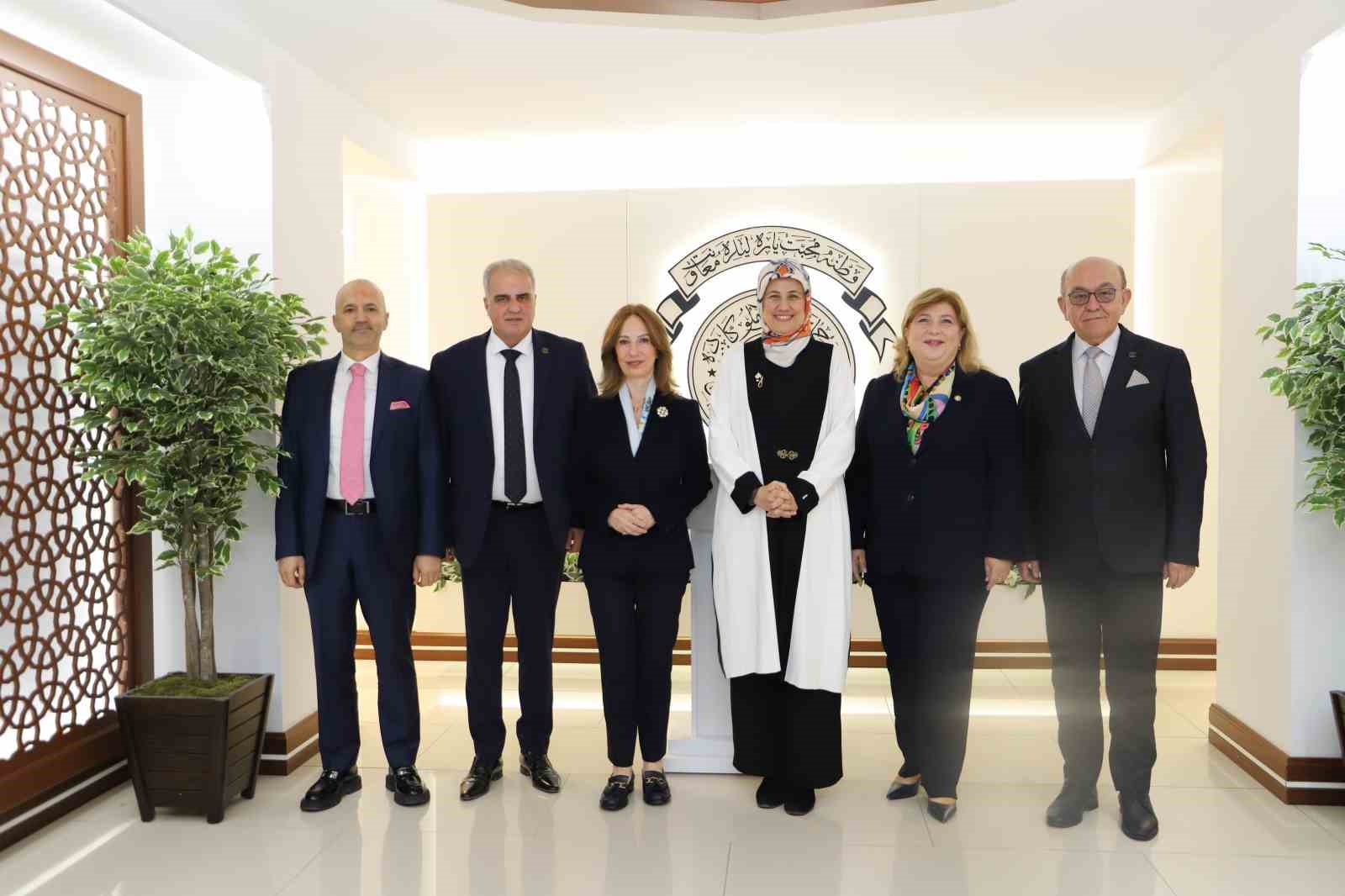 KUTSO Heyetinden Türk Kızılay’a ziyaret ve tebrik
