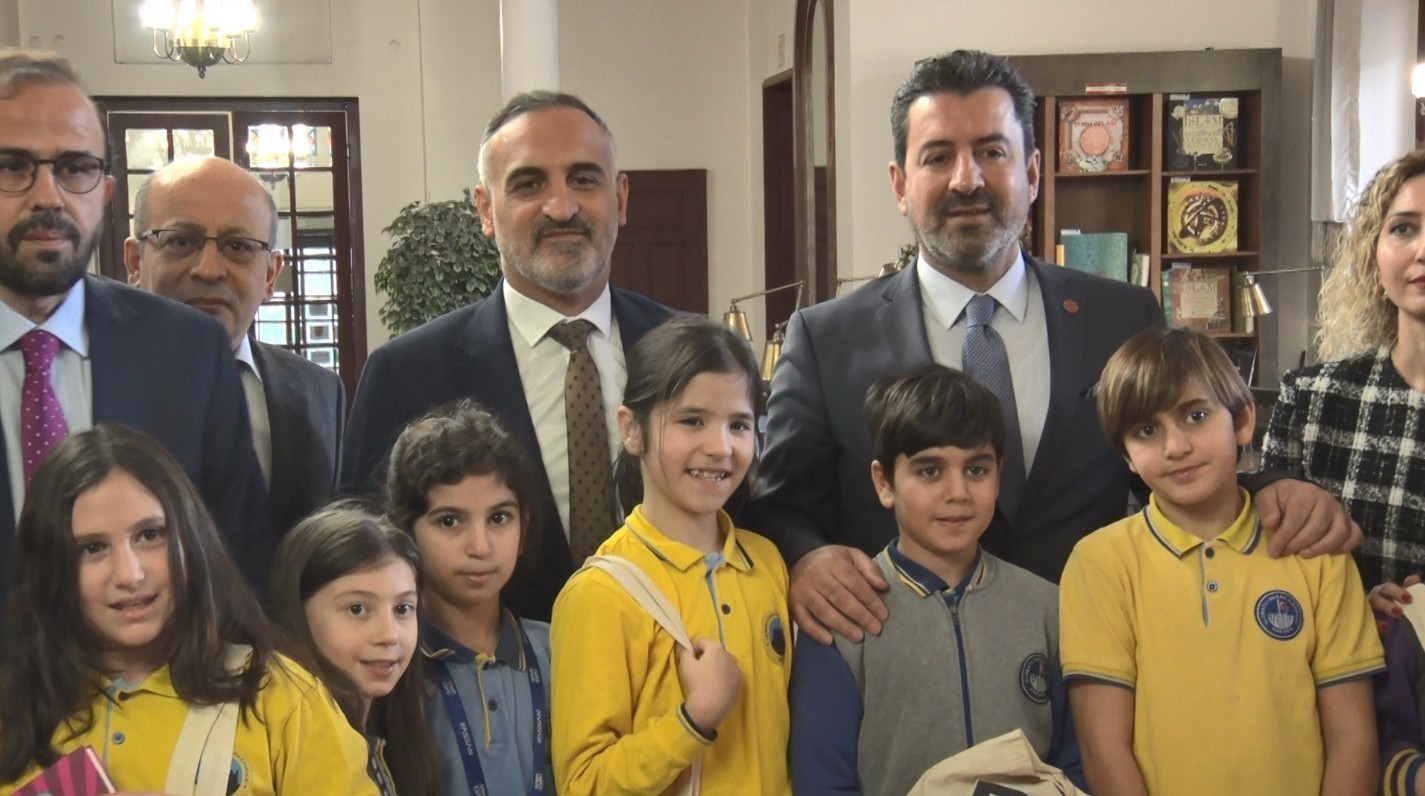 ‘Kütüphanelerdeyiz’ etkinliği Ankara’da öğrencilerle buluştu
‘Kütüphanelerdeyiz’ etkinliği Ankara’da öğrencilerle buluştu