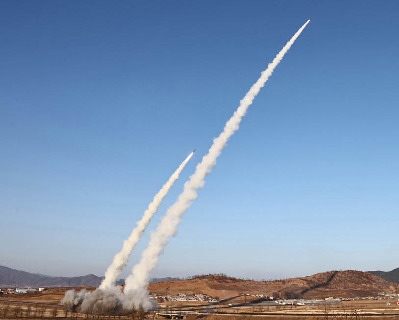 Kuzey Kore büyük kalibreli çoklu roketatar sistemini test etti
