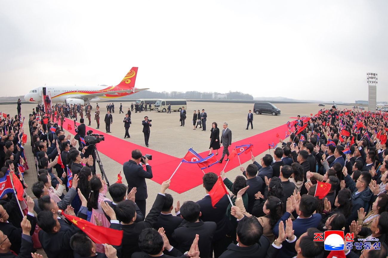 Kuzey Kore lideri Kim, Çin Dışişleri Bakanı Wang ile görüştü
