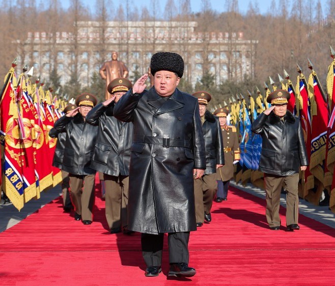 Kuzey Kore lideri Kim: "Ordumuzun savaş cephesi daha da genişleyecek"
