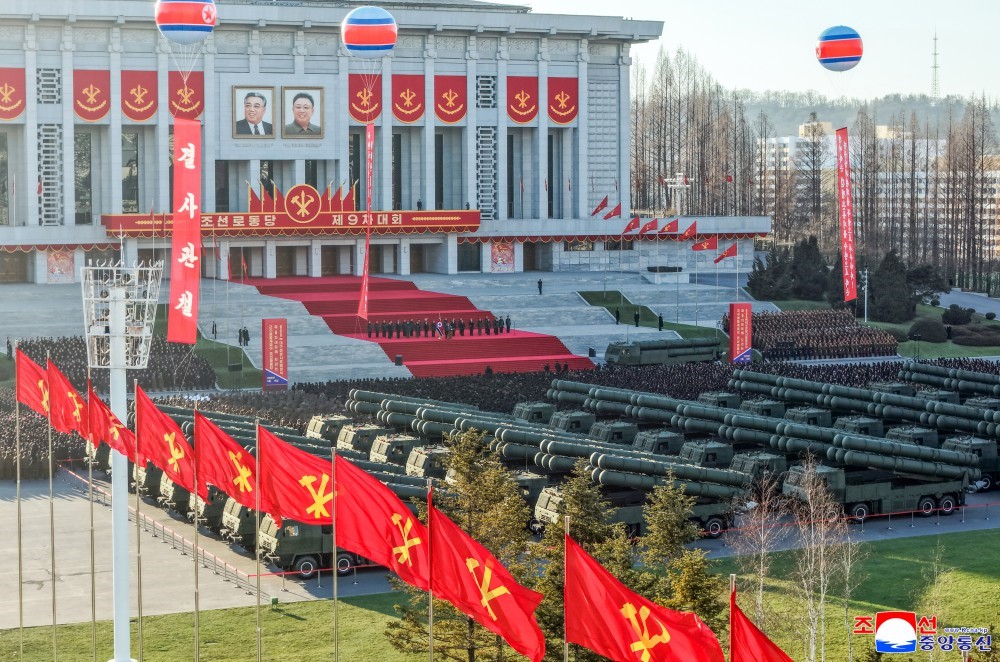 Kuzey Kore yapay zeka destekli çoklu roketatar sistemlerini tanıttı
