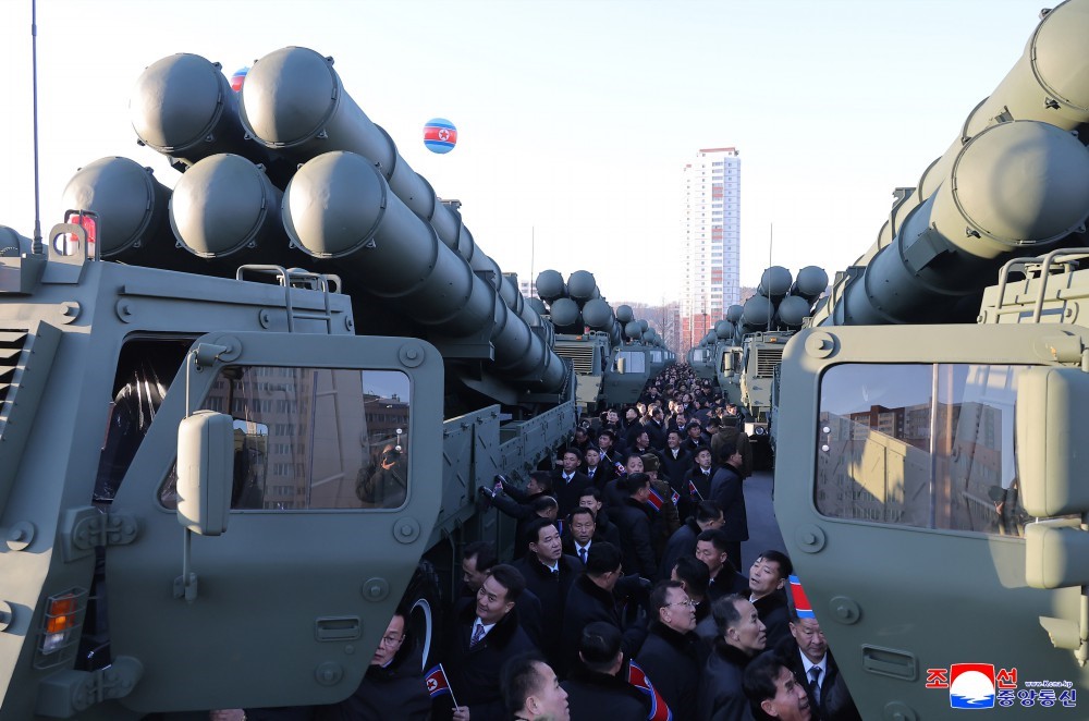 Kuzey Kore yapay zeka destekli çoklu roketatar sistemlerini tanıttı
