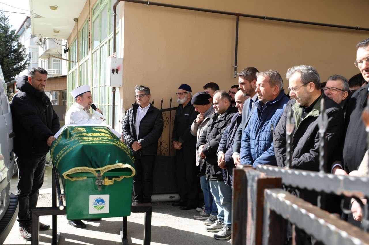 Kuzey Marmara Otoyolu’ndaki feci kazada ölen sürücü toprağa verildi
