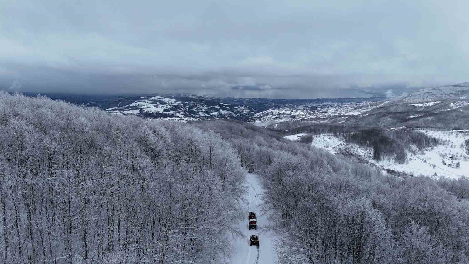 Lapa lapa kar altında adrenalin dolu yolculuk
