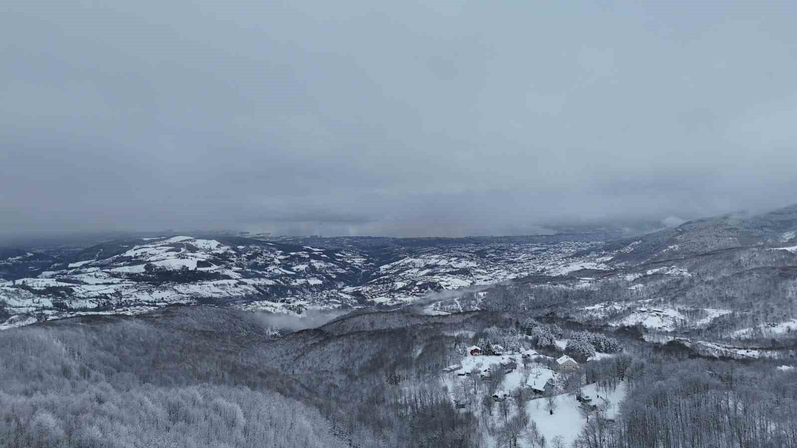 Lapa lapa kar altında adrenalin dolu yolculuk
