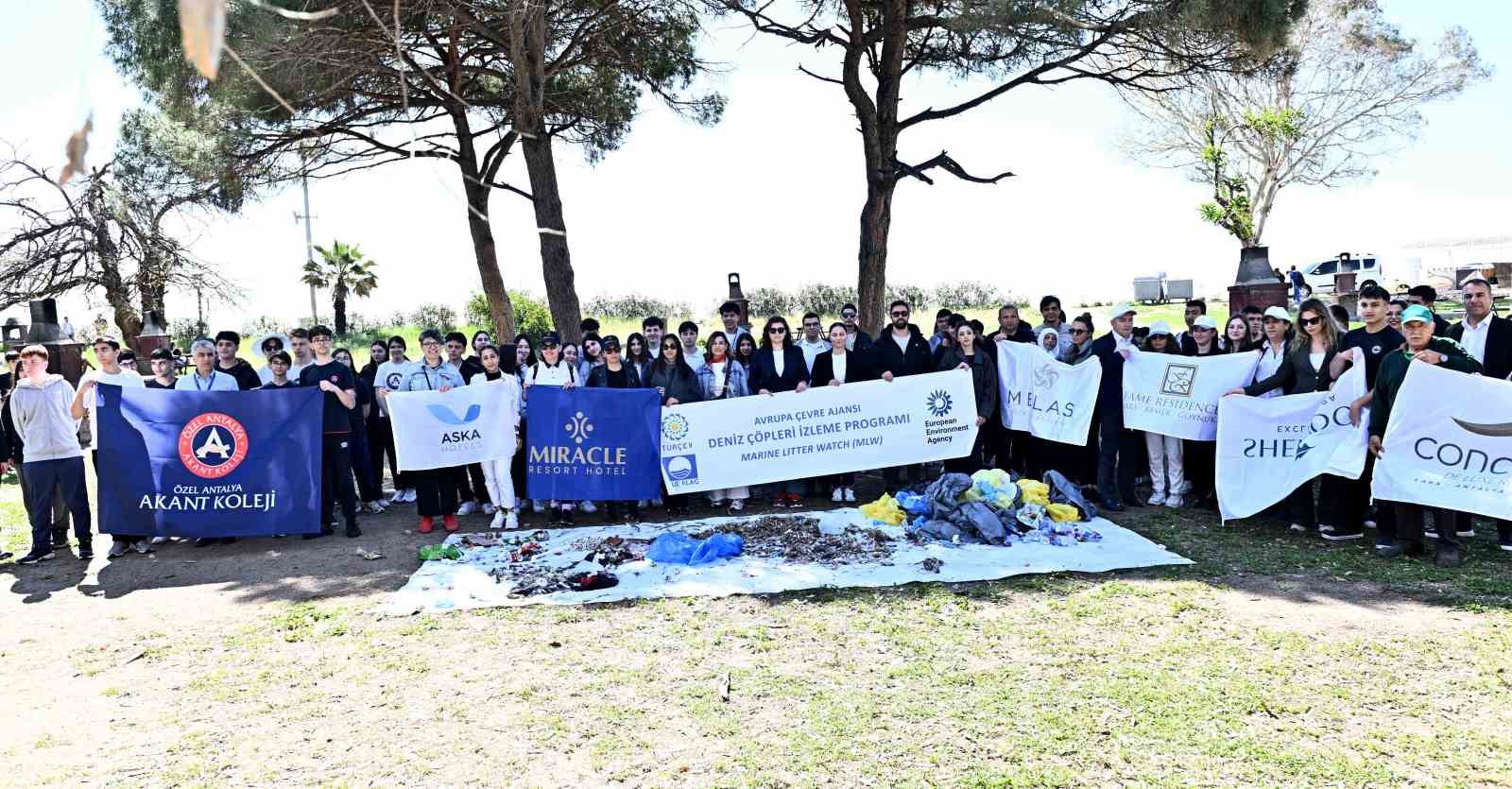 Lara Sahili’nde öğrencilerden bilimsel temizlik
Lara Sahili’nde öğrencilerden bilimsel temizlik
