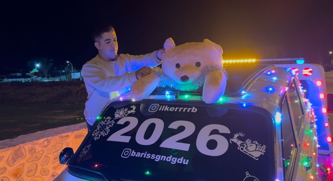 LED ışıklarla süslenen Toros dikkat çekti
