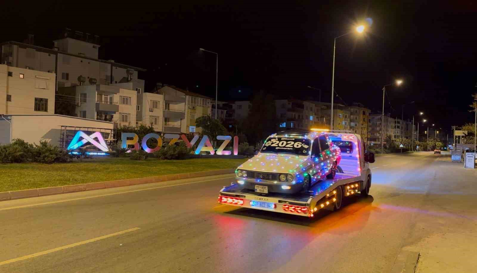 LED ışıklarla süslenen Toros dikkat çekti
