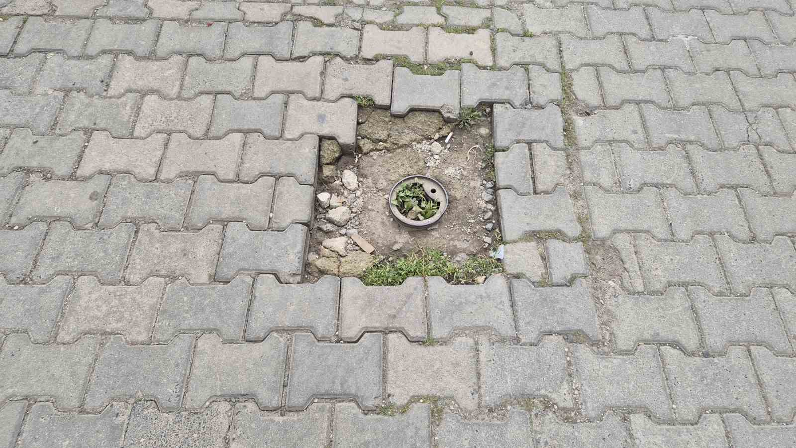 Leylak Sokak’ta yolların bakımsızlığına tepki
