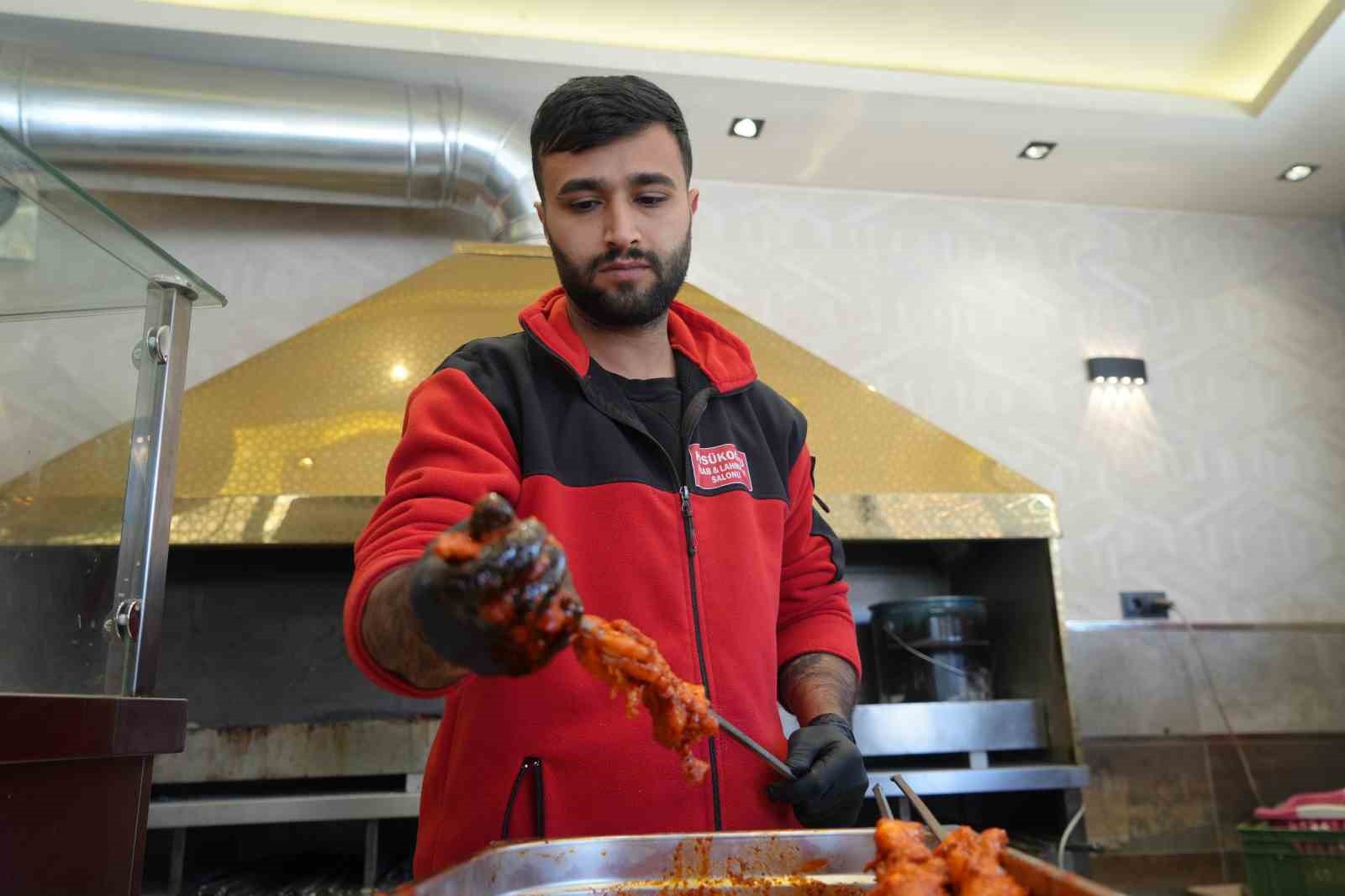 LGS çıkışı verdiği röportajla gündem olmuştu: Yıllar sonra kebap ustası olarak ortaya çıktı
