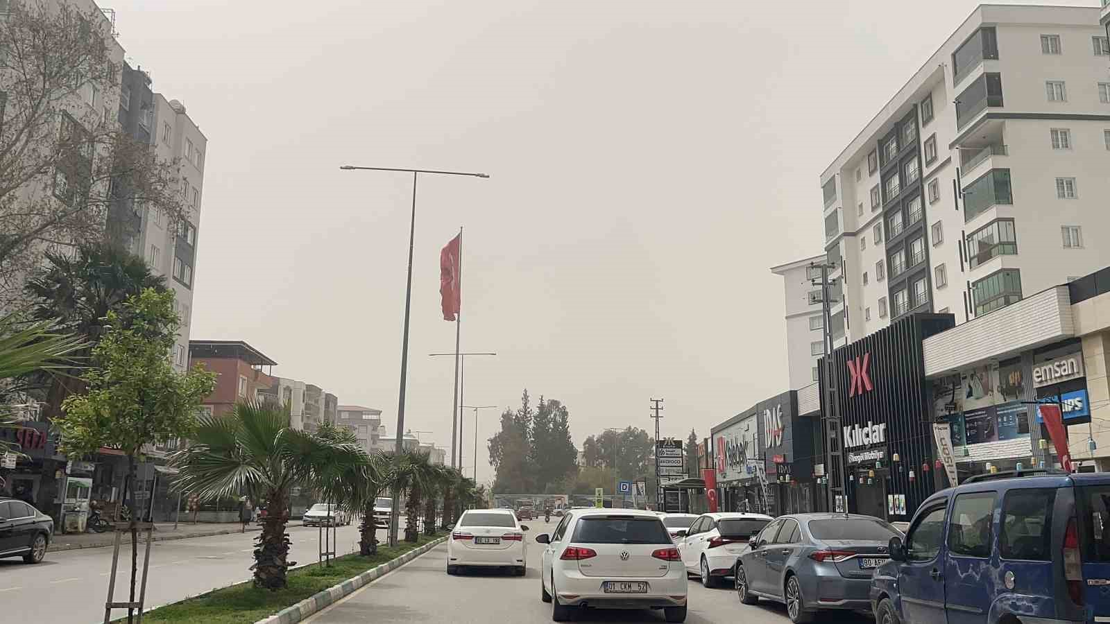 Libya kaynaklı toz taşınımı Osmaniye’de etkili oldu
