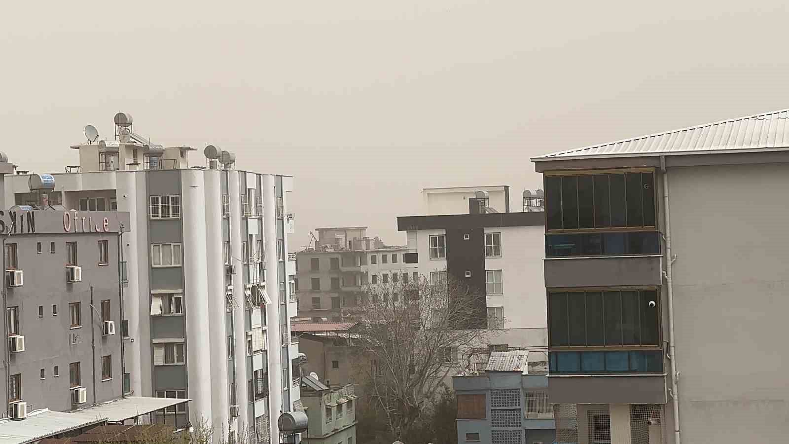Libya kaynaklı toz taşınımı Osmaniye’de etkili oldu
