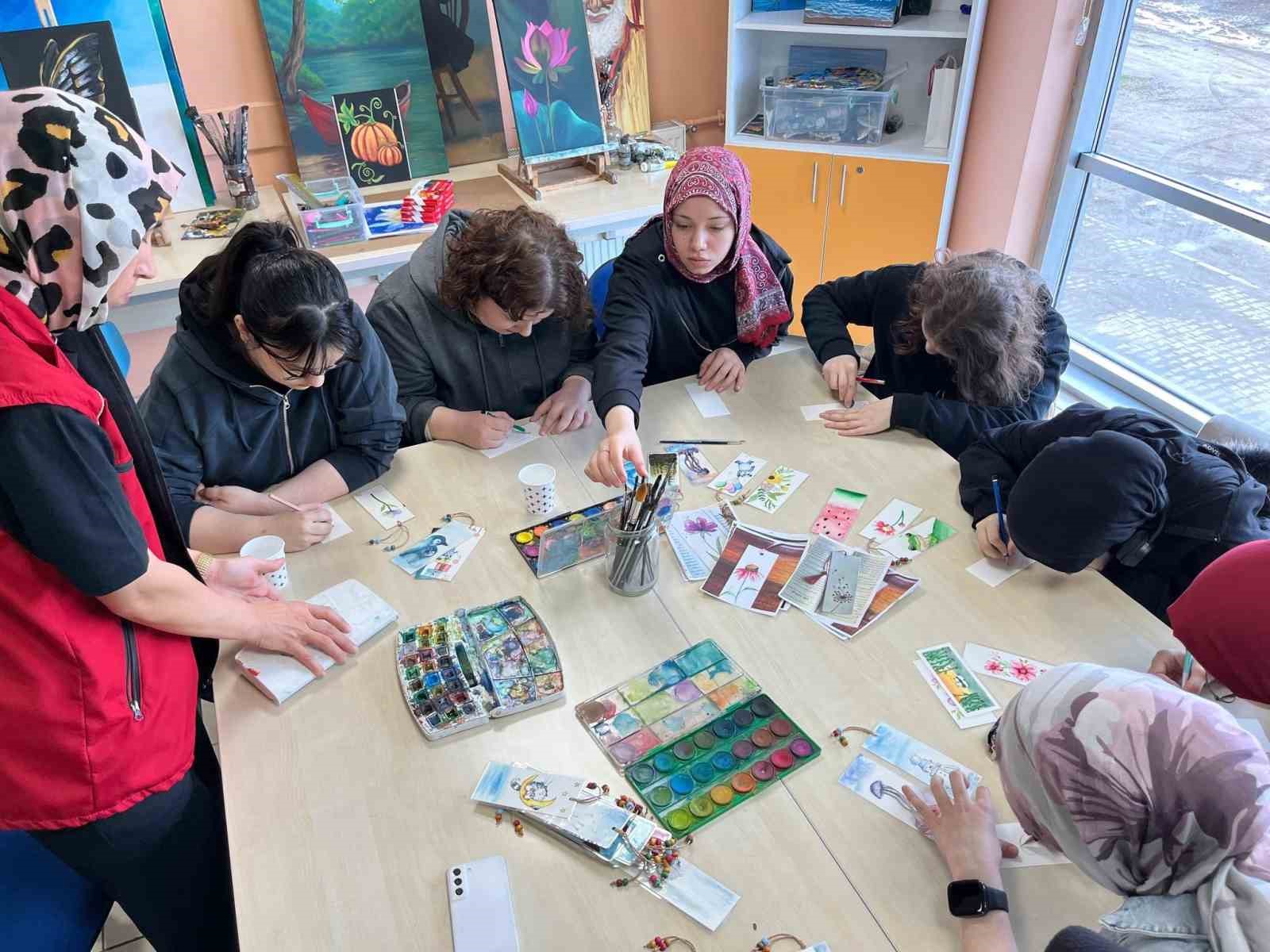 Lise öğrencileri gençlik merkezinde vakit geçirdi
